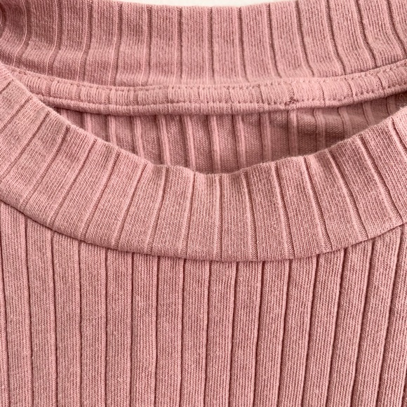 Mauve Ribbed Crop Top - Picture 2 of 3